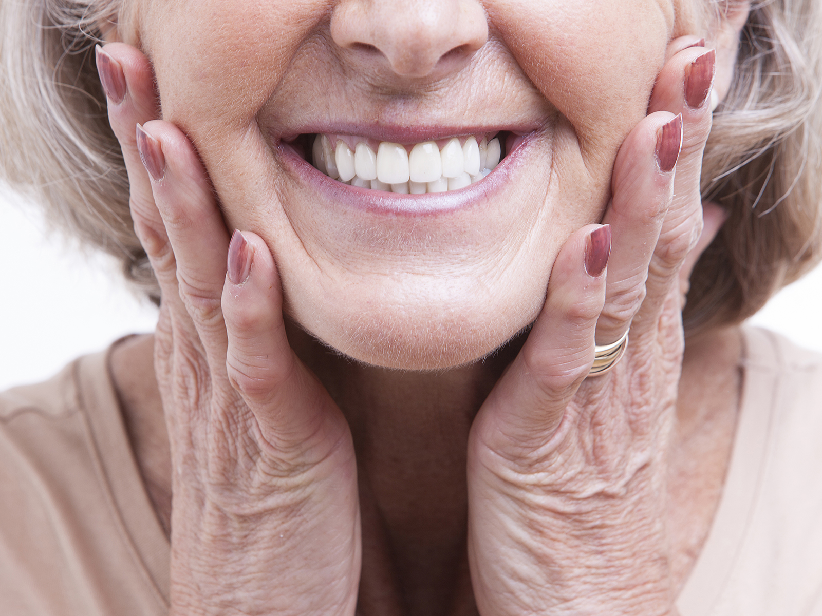 Do dentures make your breath stink?